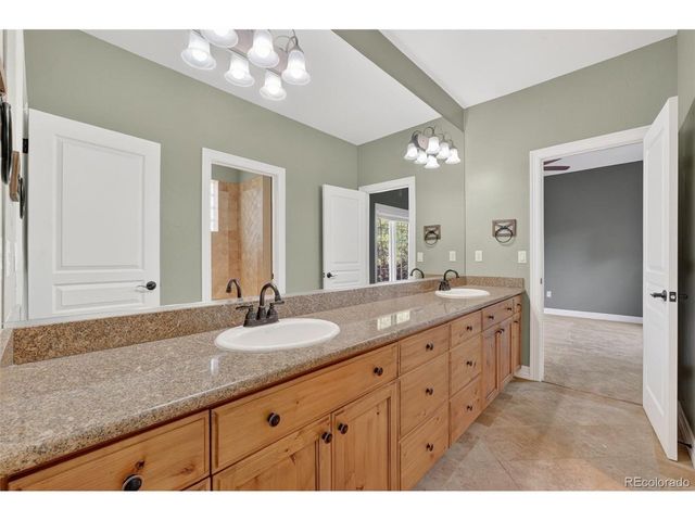 25 Blue Heron Dr, Thornton, CO 80241