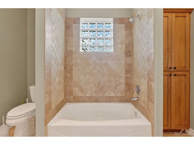 25 Blue Heron Dr, Thornton, CO 80241