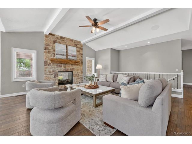 25 Blue Heron Dr, Thornton, CO 80241