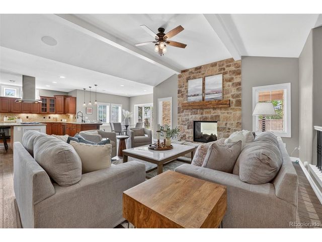 25 Blue Heron Dr, Thornton, CO 80241