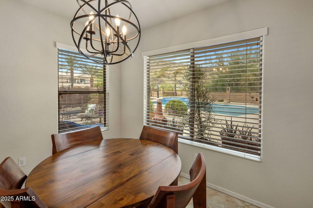 Image 12 of property listing at 2120 E VISTA BONITA Drive, Phoenix, AZ 85024