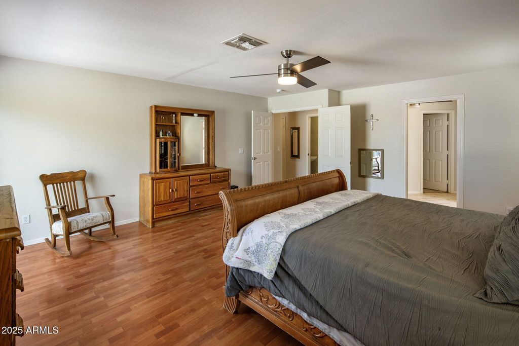 Image 14 of property listing at 2120 E VISTA BONITA Drive, Phoenix, AZ 85024