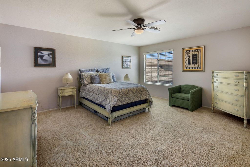 Image 23 of property listing at 2120 E VISTA BONITA Drive, Phoenix, AZ 85024