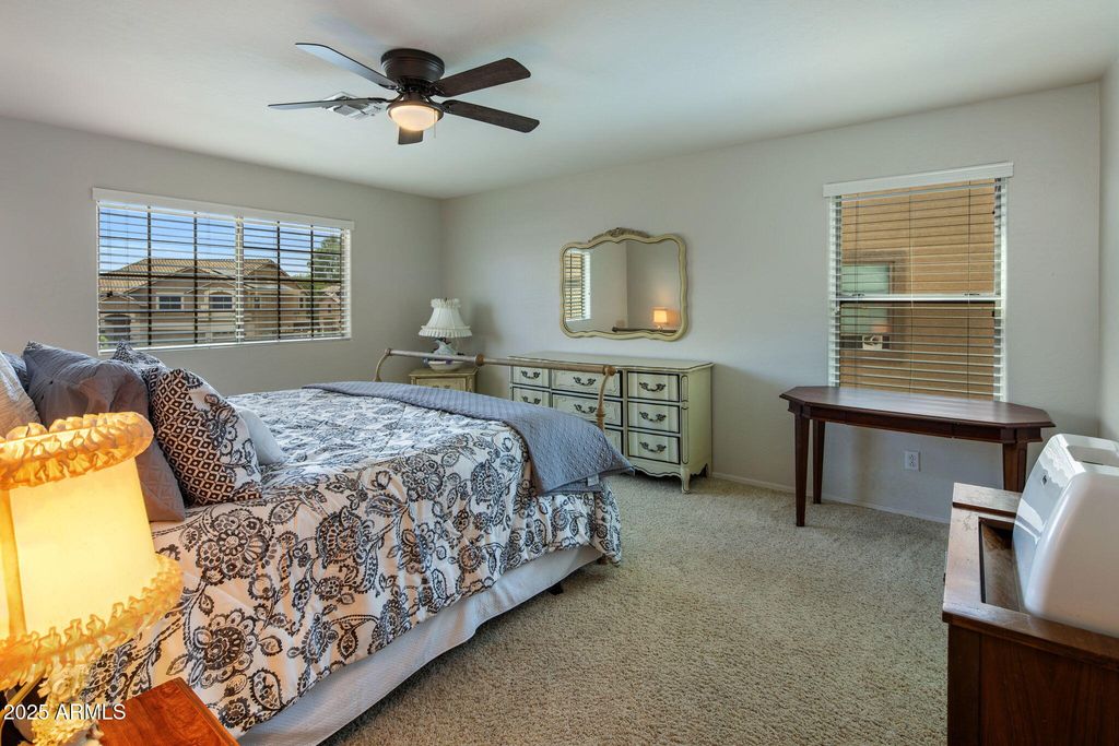 Image 25 of property listing at 2120 E VISTA BONITA Drive, Phoenix, AZ 85024