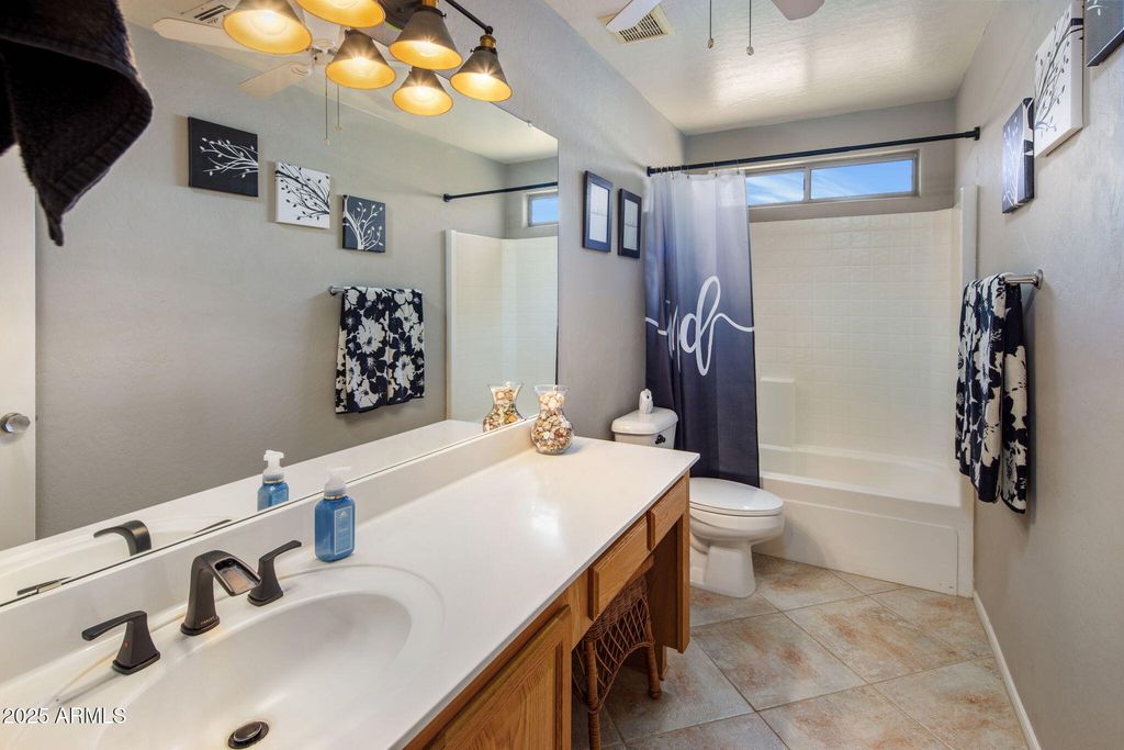 Image 26 of property listing at 2120 E VISTA BONITA Drive, Phoenix, AZ 85024