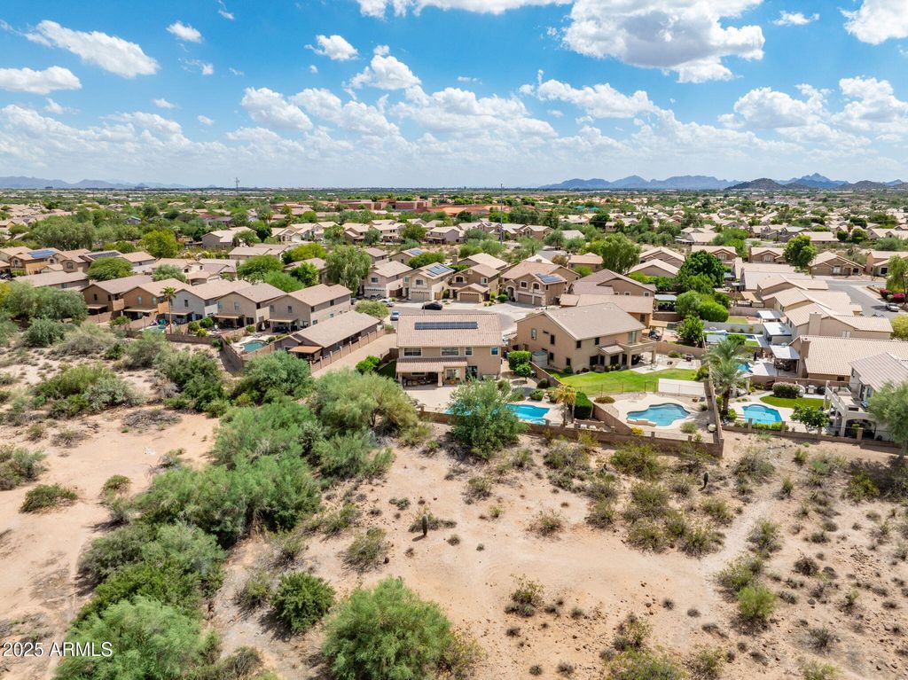 Image 37 of property listing at 2120 E VISTA BONITA Drive, Phoenix, AZ 85024