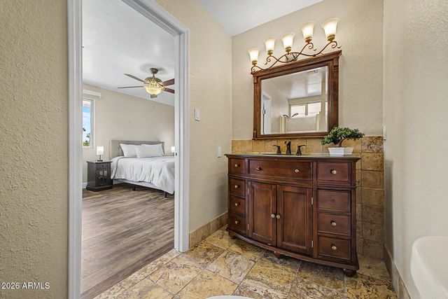 2837 W UNION HILLS Drive, Phoenix, AZ 85027