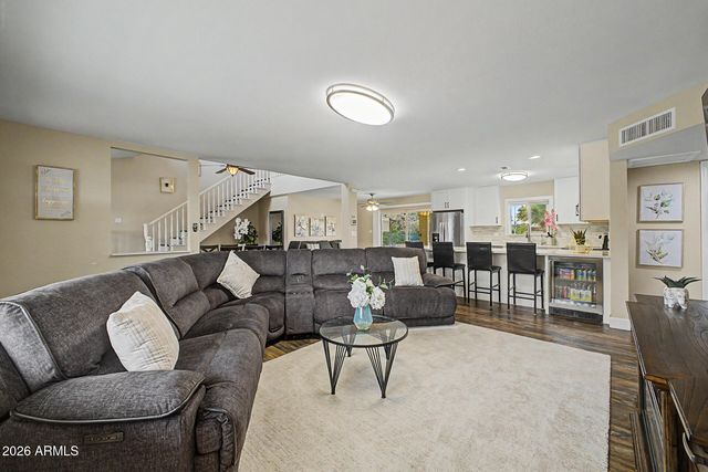 2837 W UNION HILLS Drive, Phoenix, AZ 85027