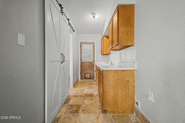 2837 W UNION HILLS Drive, Phoenix, AZ 85027
