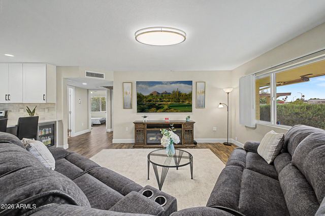 2837 W UNION HILLS Drive, Phoenix, AZ 85027