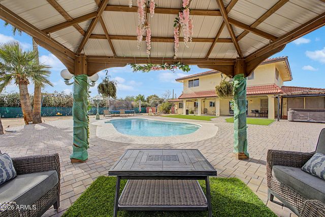 2837 W UNION HILLS Drive, Phoenix, AZ 85027