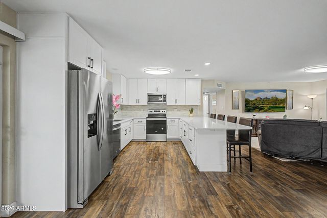 2837 W UNION HILLS Drive, Phoenix, AZ 85027