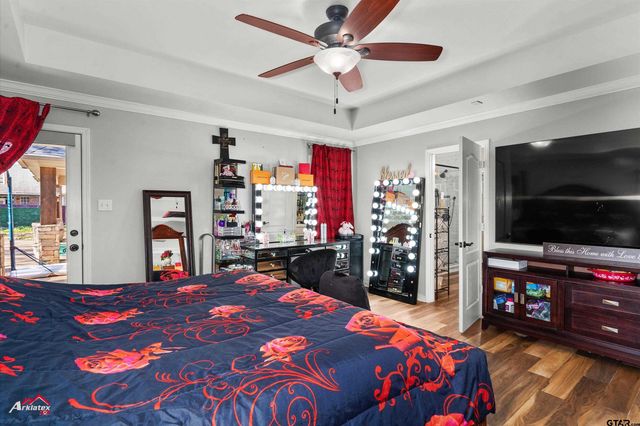 3815 Holly Ridge Dr, Longview, TX 75605