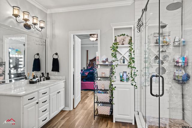 3815 Holly Ridge Dr, Longview, TX 75605