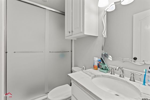 3815 Holly Ridge Dr, Longview, TX 75605