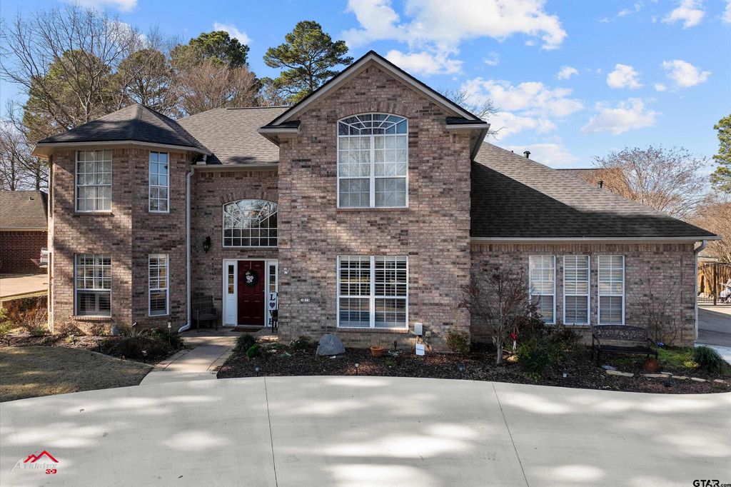 3815 Holly Ridge Dr, Longview, TX 75605