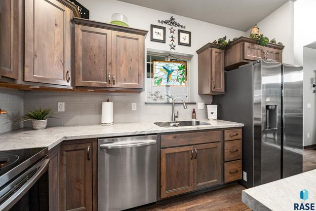 6800 E Smyrna Cir Circle, Sioux Falls, SD 57110