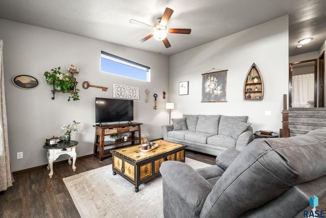 6800 E Smyrna Cir Circle, Sioux Falls, SD 57110