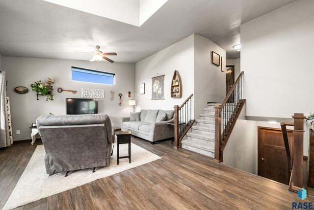 6800 E Smyrna Cir Circle, Sioux Falls, SD 57110