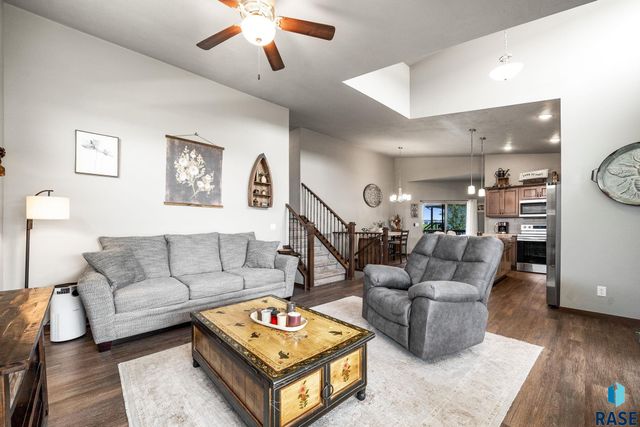 6800 E Smyrna Cir Circle, Sioux Falls, SD 57110
