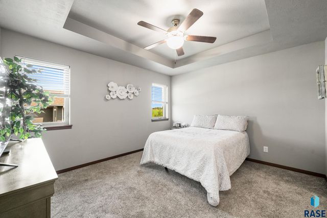 6800 E Smyrna Cir Circle, Sioux Falls, SD 57110