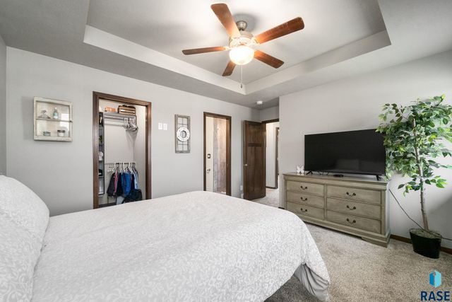 6800 E Smyrna Cir Circle, Sioux Falls, SD 57110
