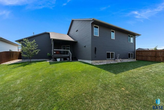 6800 E Smyrna Cir Circle, Sioux Falls, SD 57110