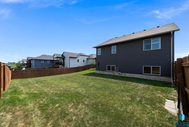 6800 E Smyrna Cir Circle, Sioux Falls, SD 57110
