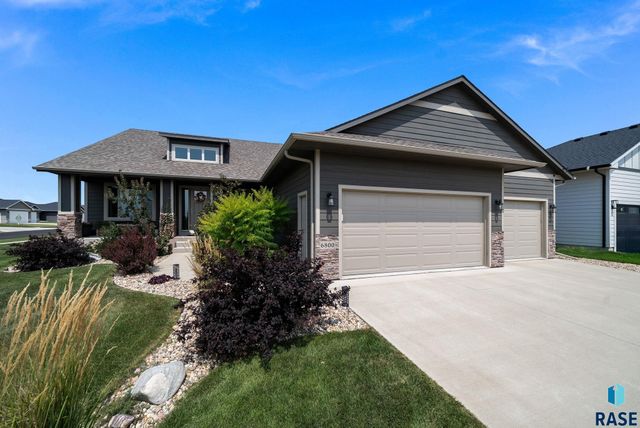 6800 E Smyrna Cir Circle, Sioux Falls, SD 57110