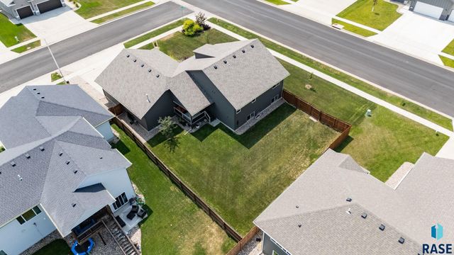 6800 E Smyrna Cir Circle, Sioux Falls, SD 57110