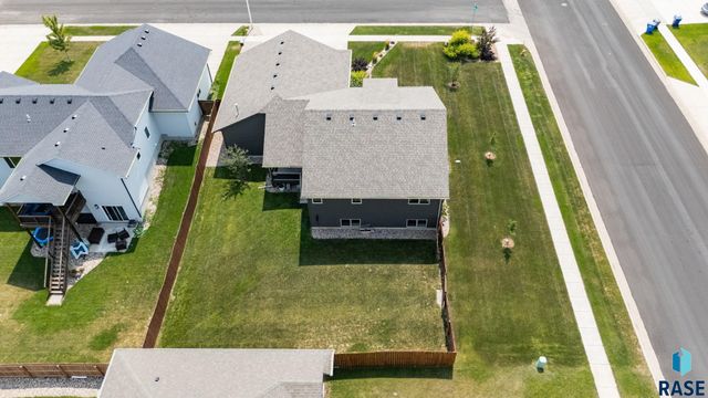 6800 E Smyrna Cir Circle, Sioux Falls, SD 57110