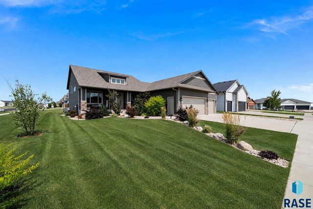 6800 E Smyrna Cir Circle, Sioux Falls, SD 57110