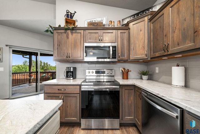 6800 E Smyrna Cir Circle, Sioux Falls, SD 57110