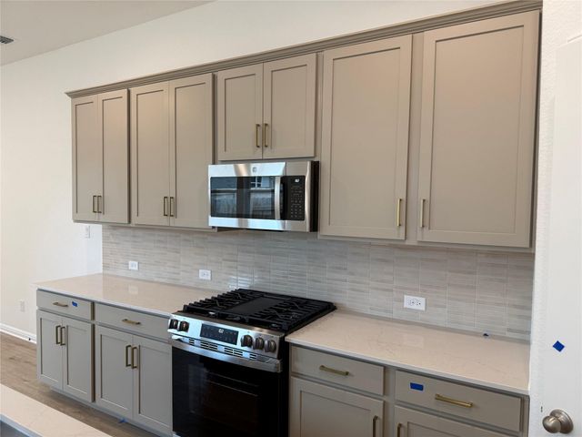 121 Knockout Rose DR, San Marcos, TX 78666