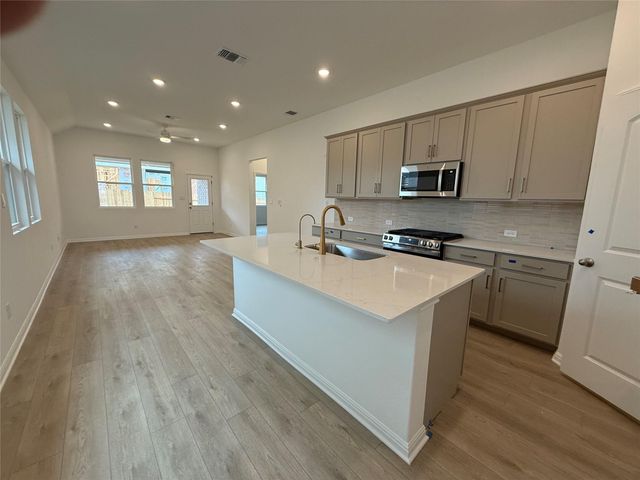 121 Knockout Rose DR, San Marcos, TX 78666