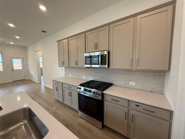 121 Knockout Rose DR, San Marcos, TX 78666