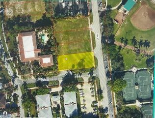 680 Park ST, Naples, FL 34102
