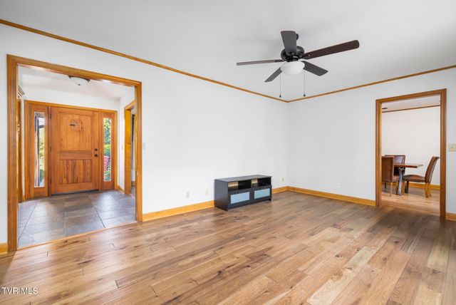 5 Camden Lane, Johnson City, TN 37601