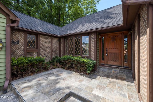5 Camden Lane, Johnson City, TN 37601