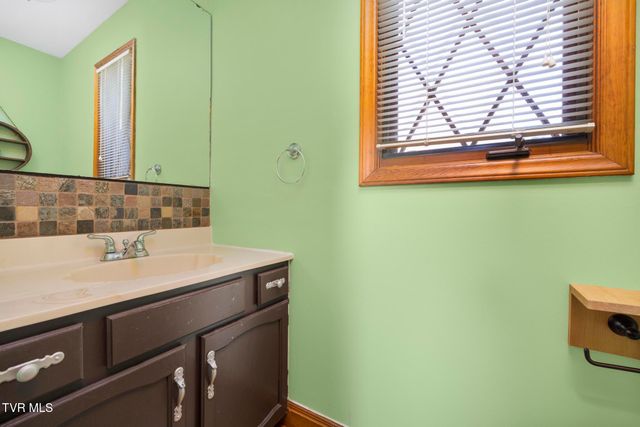 5 Camden Lane, Johnson City, TN 37601