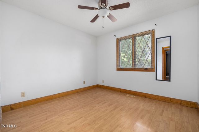 5 Camden Lane, Johnson City, TN 37601