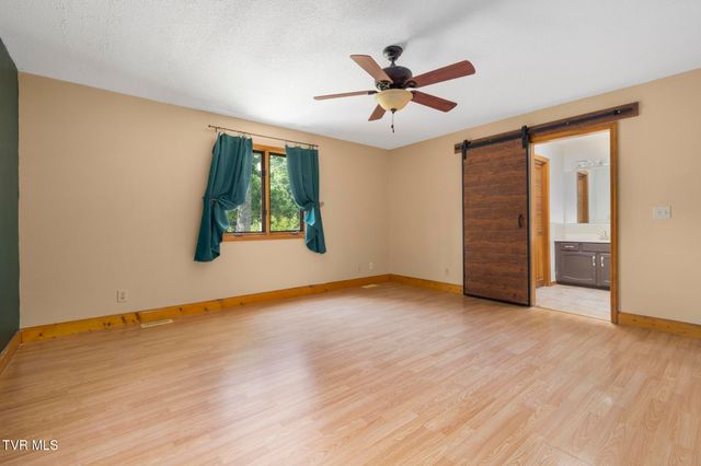 5 Camden Lane, Johnson City, TN 37601