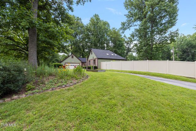 5 Camden Lane, Johnson City, TN 37601