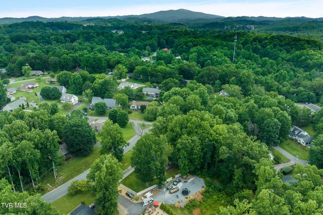 5 Camden Lane, Johnson City, TN 37601