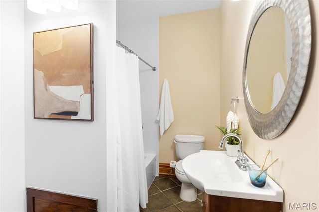 6817 W Park Avenue, St Louis, MO 63139