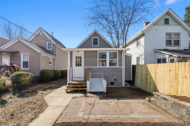 6817 W Park Avenue, St Louis, MO 63139