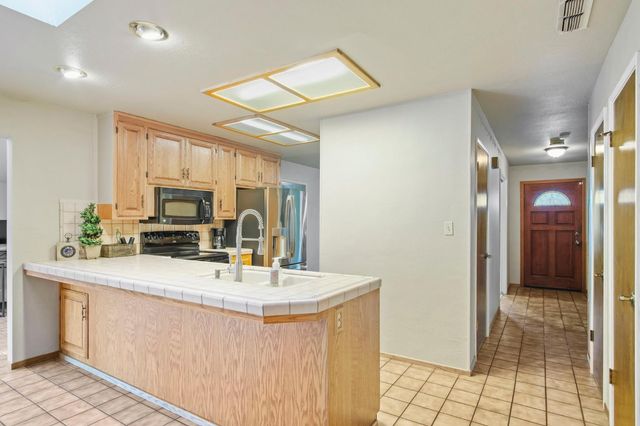 1217 E Sonoma Ave, Modesto, CA 95355