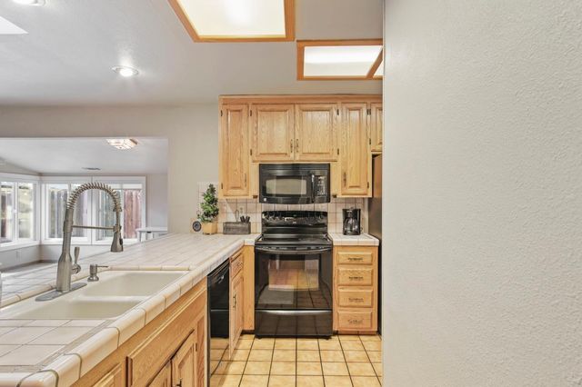 1217 E Sonoma Ave, Modesto, CA 95355