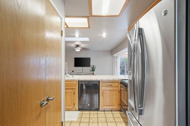 1217 E Sonoma Ave, Modesto, CA 95355