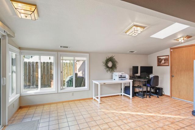 1217 E Sonoma Ave, Modesto, CA 95355